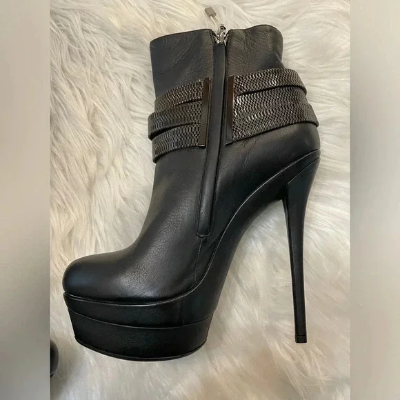 RODO LEATHER HEELS MADE IN ITALY NIB SIZE 9.5